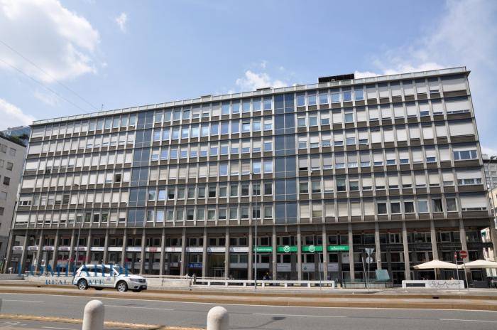 Negozio - Loc.Com. MILANO affitto  * Brera, Moscova, Repubblica, Cavour, H F.B. Fratelli  Lombardi Real Estate - Brera