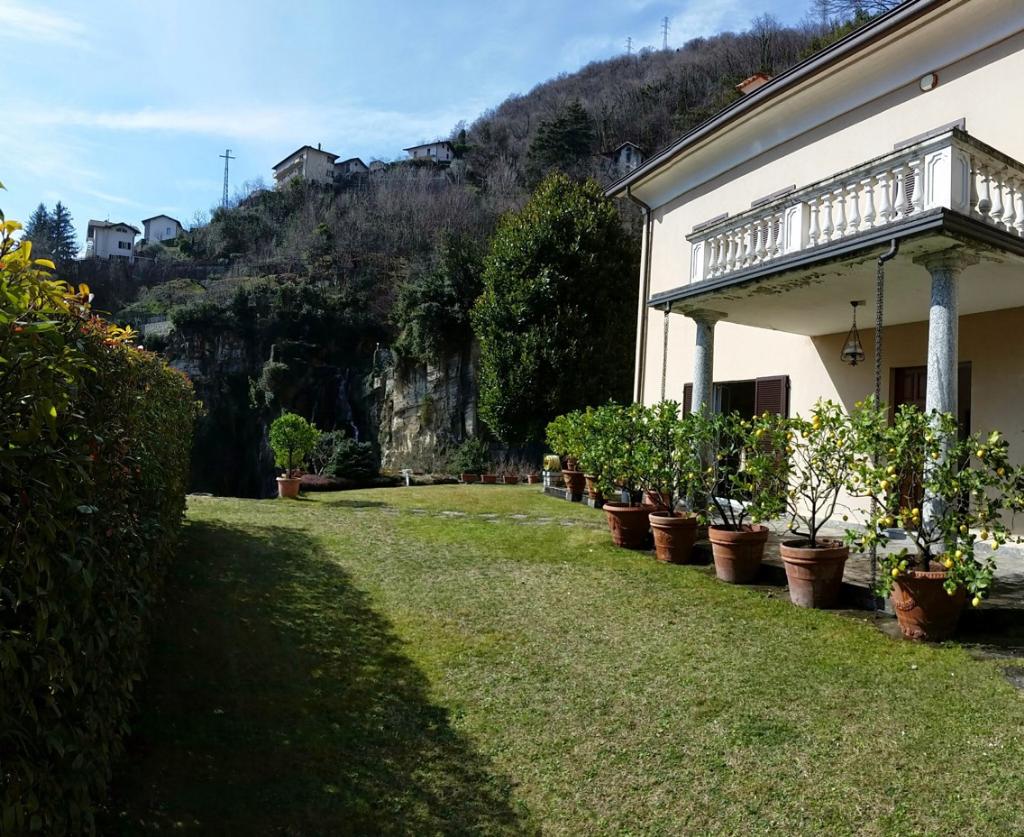 Villa MOLTRASIO vendita    Lombardi Real Estate - Brera