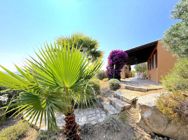  for sale in Trinità d'Agultu e Vignola