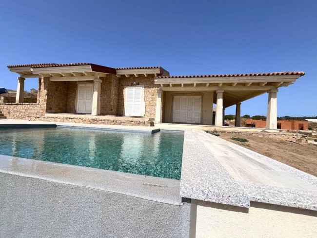 Villa in vendita a Trinità d'Agultu e Vignola
