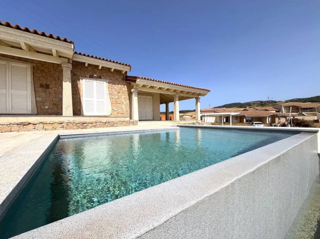  for sale in Trinità d'Agultu e Vignola