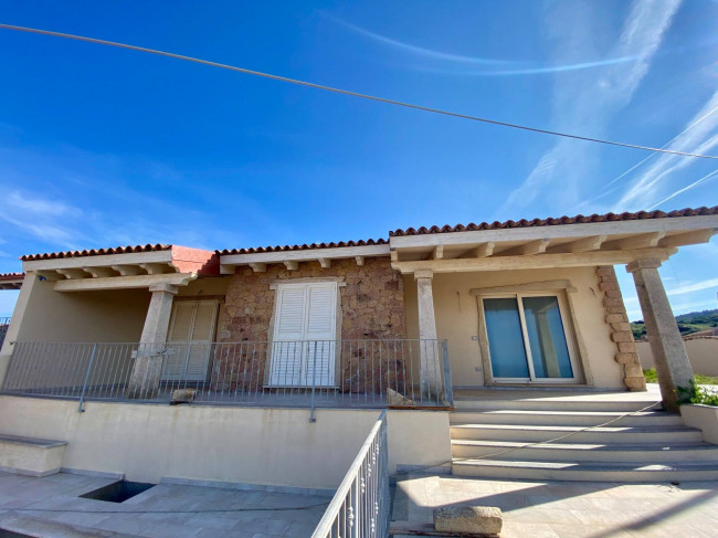 for sale in Trinità d'Agultu e Vignola