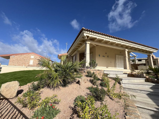 Villa in vendita a Trinità d'Agultu e Vignola