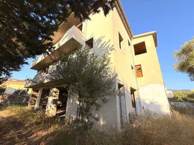 Palazzina plurifamiliare in vendita a Badesi