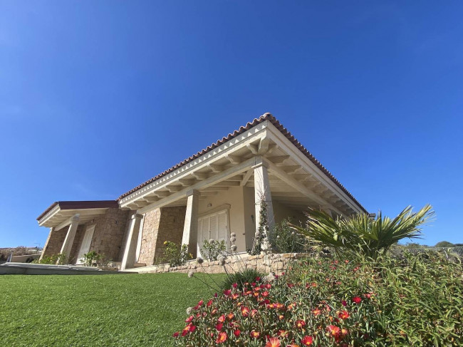  for sale in Trinità d'Agultu e Vignola