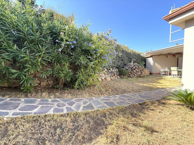 villa singola con terreno in vendita a Badesi