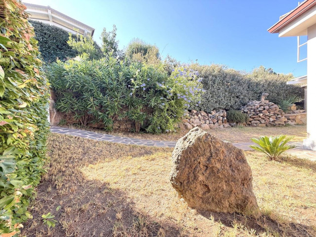 villa singola con terreno in vendita a Badesi