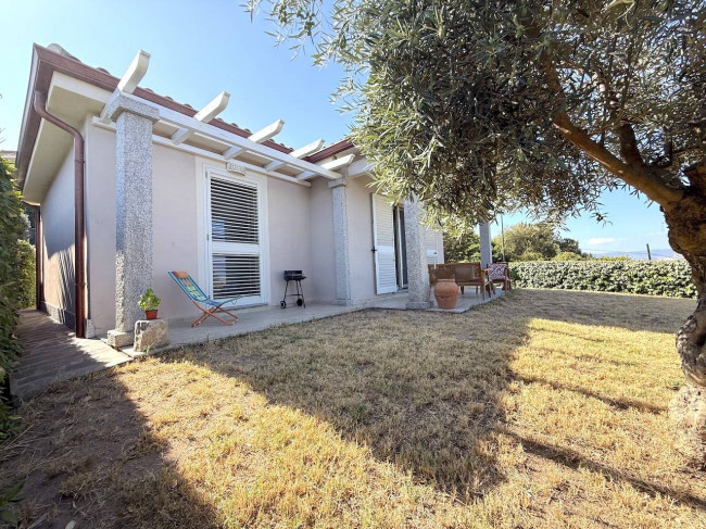 villa singola con terreno in vendita a Badesi