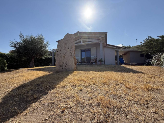 villa singola con terreno in vendita a Badesi