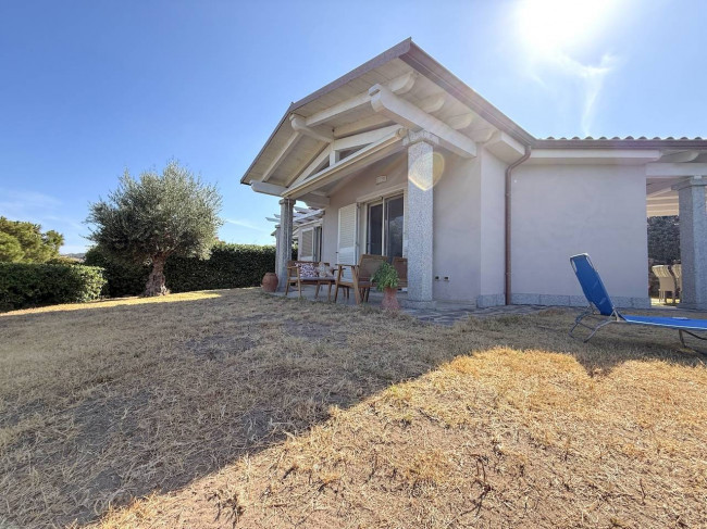 villa singola con terreno in vendita a Badesi