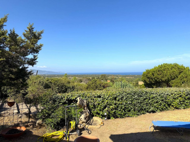 villa singola con terreno in vendita a Badesi