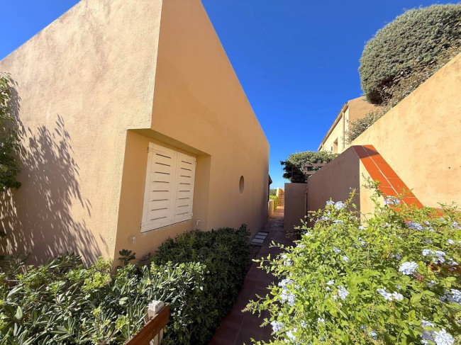 Appartamento in vendita a Trinità d'Agultu e Vignola