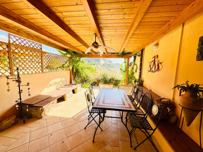 Bilocale in vendita a La Maddalena