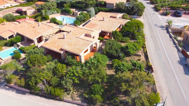 BIFAMILIARE in vendita a Trinità d'Agultu e Vignola