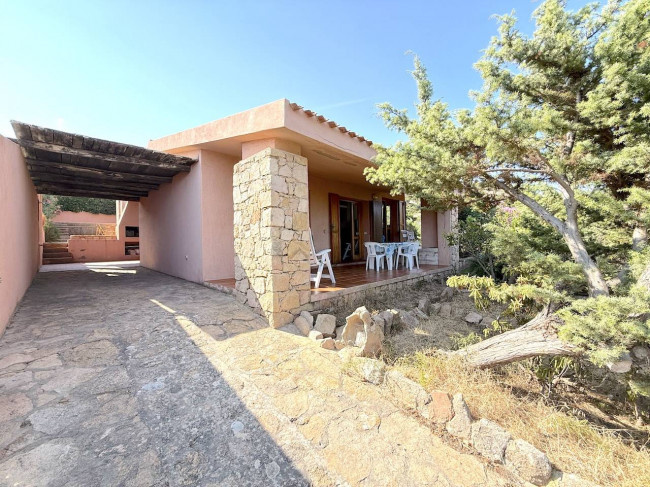 BIFAMILIARE in vendita a Trinità d'Agultu e Vignola