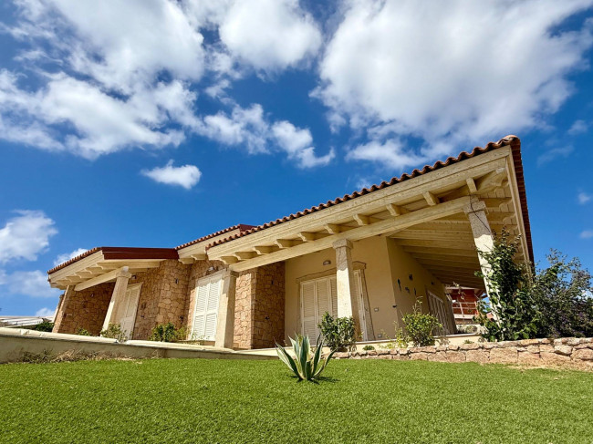 villa singola con terreno in vendita a Trinità d'Agultu e Vignola