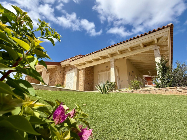 villa singola con terreno in vendita a Trinità d'Agultu e Vignola