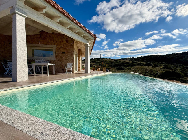 villa singola con terreno in vendita a Trinità d'Agultu e Vignola