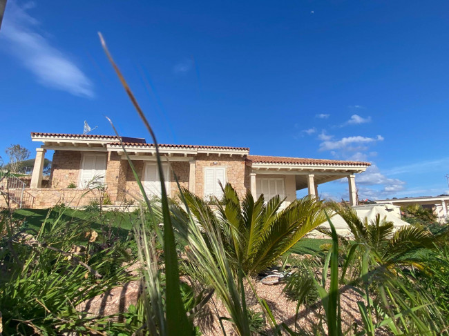 villa singola con terreno in vendita a Trinità d'Agultu e Vignola