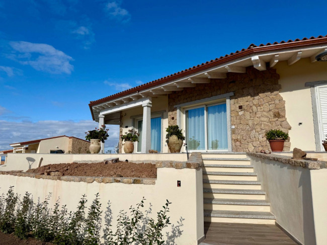 villa singola con terreno in vendita a Trinità d'Agultu e Vignola