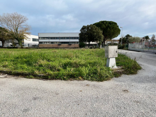 Terreno edificabile in vendita a Marina Di Montemarciano, Montemarciano (AN)