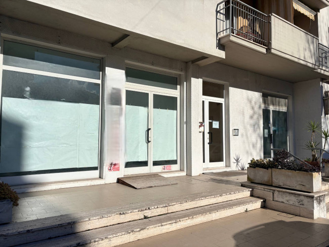 Locale commerciale in Vendita a Montemarciano