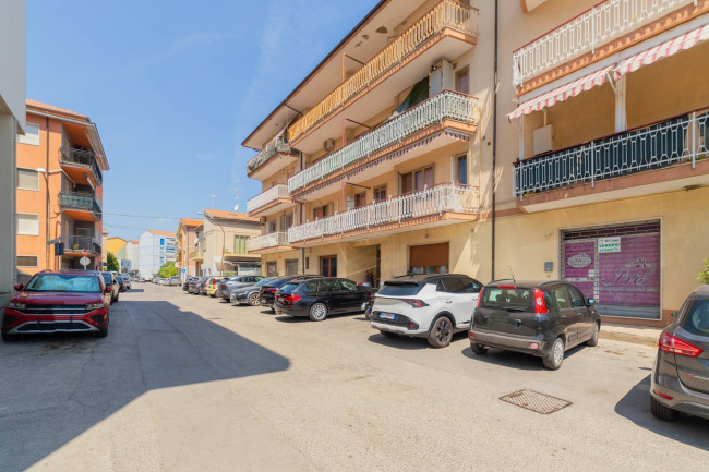Locale commerciale in vendita a Vasto