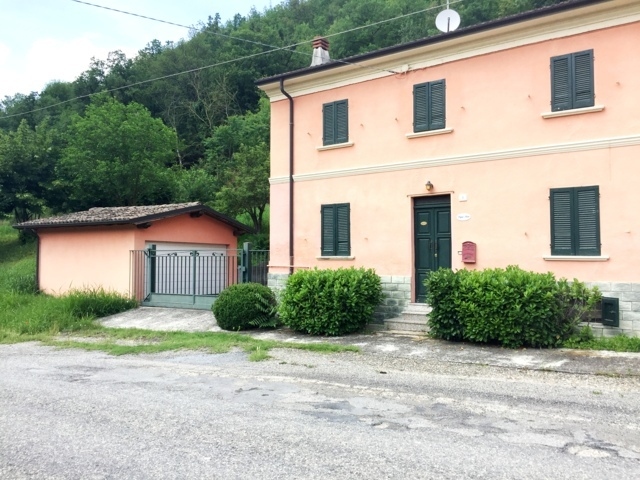  borgo priolo vendita quart:  immobiliare clastidium di diani maria elena sadie e c. snc