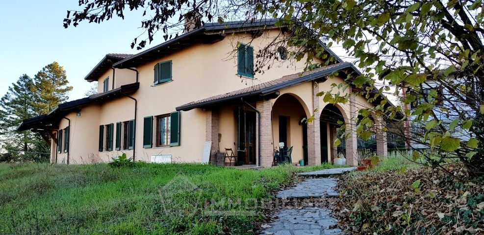 Villa CASTEGGIO vendita    Immobiliare Clastidium di Diani Maria Elena Sadie e C. snc