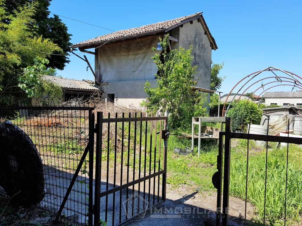 Villa Unifamiliare - Indipendente VERRUA PO vendita    Immobiliare Clastidium di Diani Maria Elena Sadie e C. snc