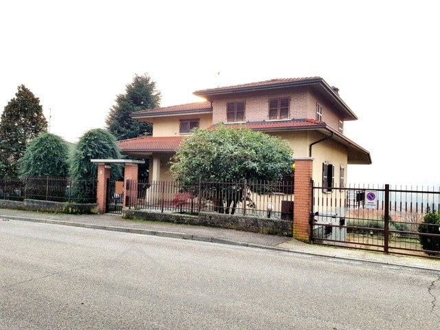 Villa CASTEGGIO vendita    Immobiliare Clastidium di Diani Maria Elena Sadie e C. snc