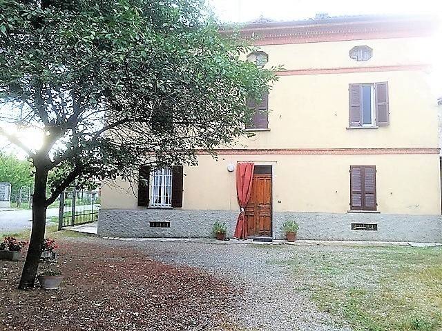 Casa indipendente in vendita a Santa Giuletta (PV)