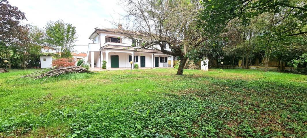 Casa indipendente in vendita a Verrua Po (PV)