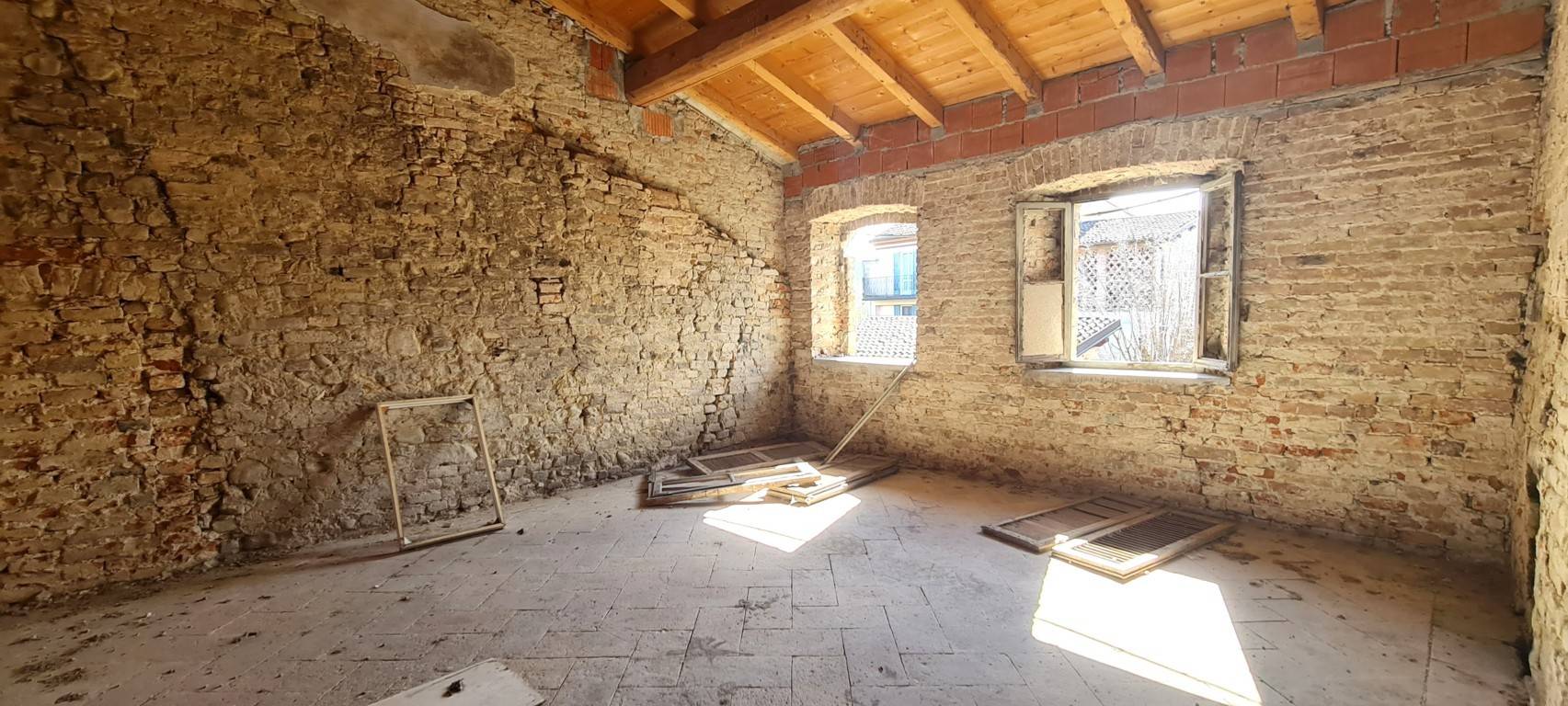 Casa indipendente in vendita a Montebello Della Battaglia (PV)