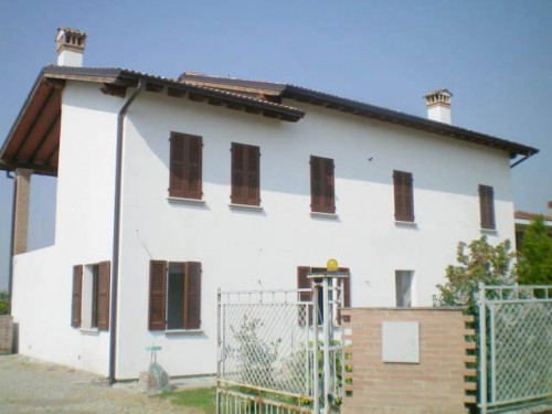 Casa indipendente in vendita a Mezzanino (PV)