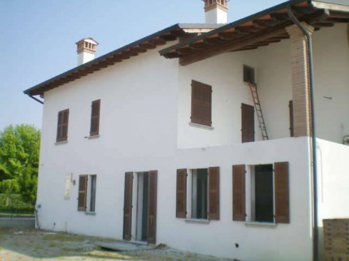 Casa indipendente in vendita a Mezzanino (PV)