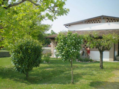 Casa indipendente in vendita a Mezzanino (PV)