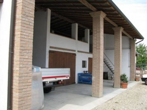 Casa indipendente in vendita a Mezzanino (PV)