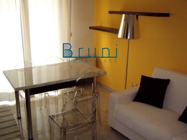 Appartamento SAN BENEDETTO DEL TRONTO affitto  Centro  Bruni Immobiliare