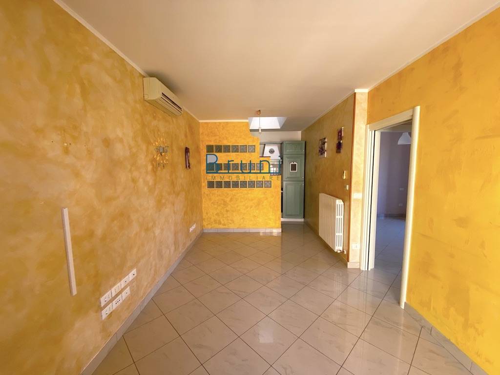 Appartamento SAN BENEDETTO DEL TRONTO affitto  Semicentrale  Bruni Immobiliare