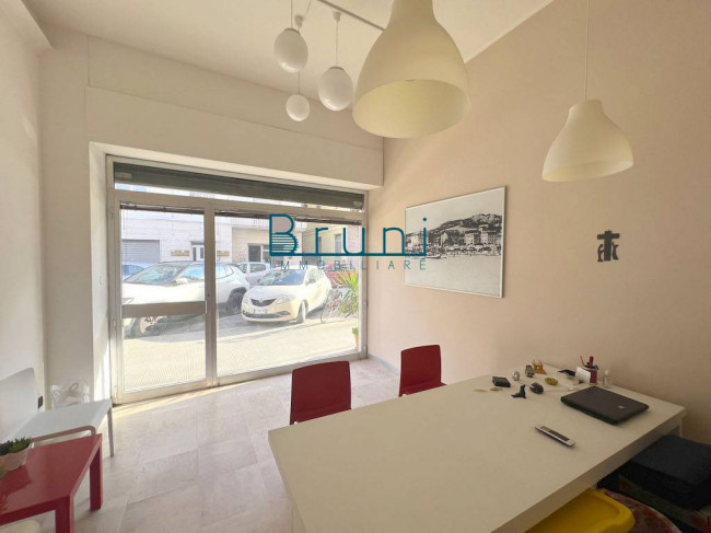 Locale commerciale in affitto a San Benedetto del Tronto