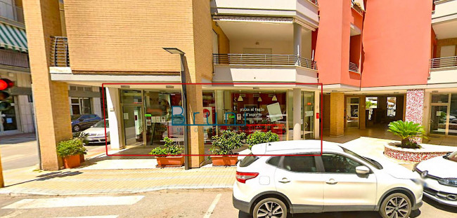 Locale commerciale in affitto a Grottammare