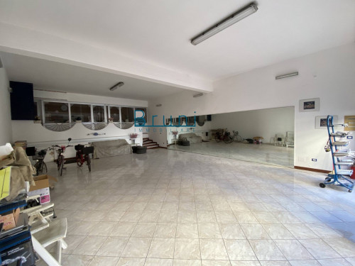 Locale commerciale in vendita a San Benedetto del Tronto