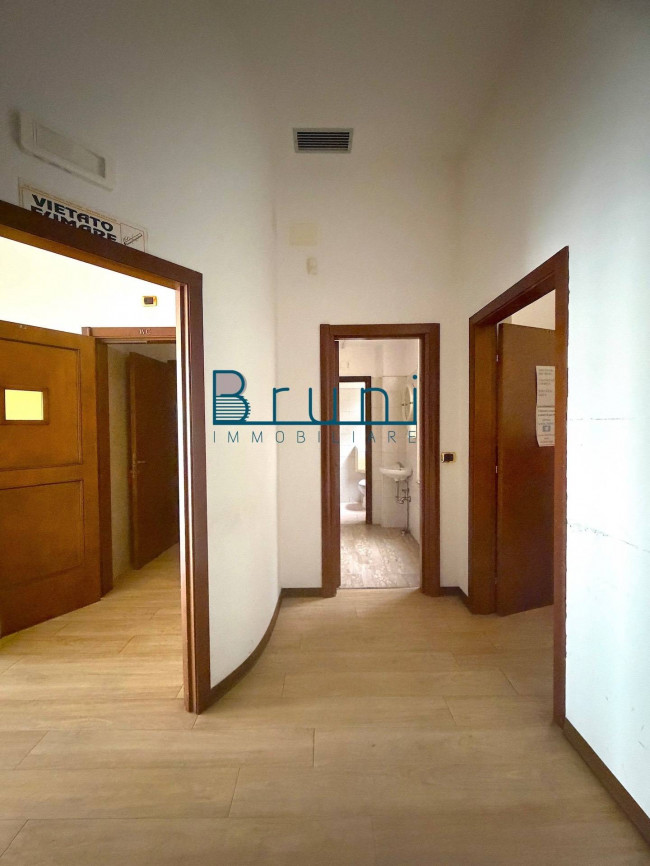 Locale commerciale in affitto a San Benedetto del Tronto