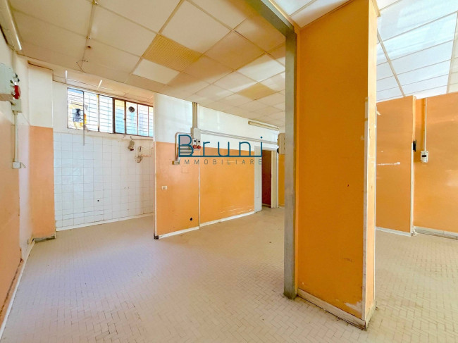 Locale commerciale in vendita a San Benedetto del Tronto