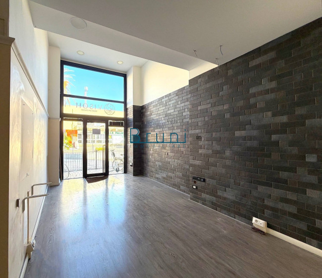 Locale commerciale in affitto a San Benedetto del Tronto