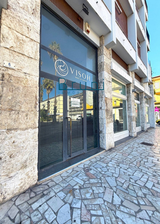 Locale commerciale in affitto a San Benedetto del Tronto