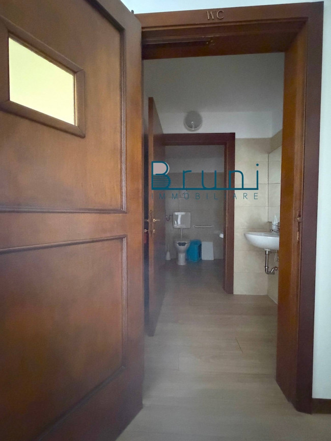 Locale commerciale in affitto a San Benedetto del Tronto