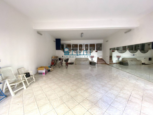 Locale commerciale in vendita a San Benedetto del Tronto