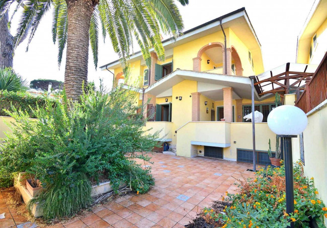 Villa in Vendita a Fiumicino